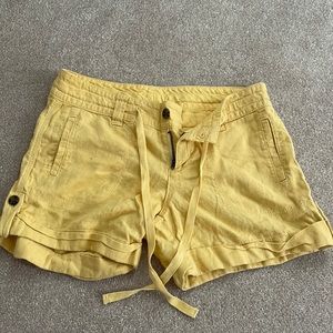 Yellow old navy cargo shorts